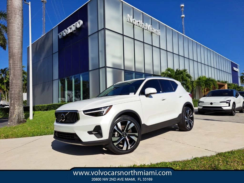 Used 2023 Volvo XC40 B4 Ultimate
