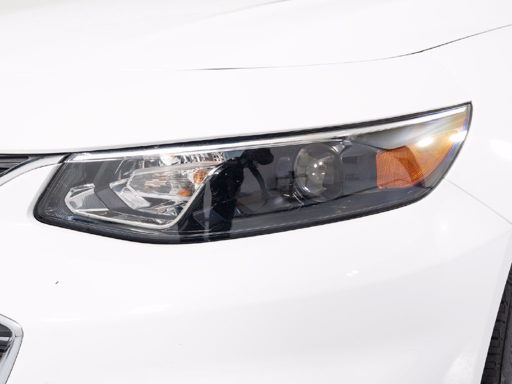 Used 2017 Chevrolet Malibu LT FWD image 37