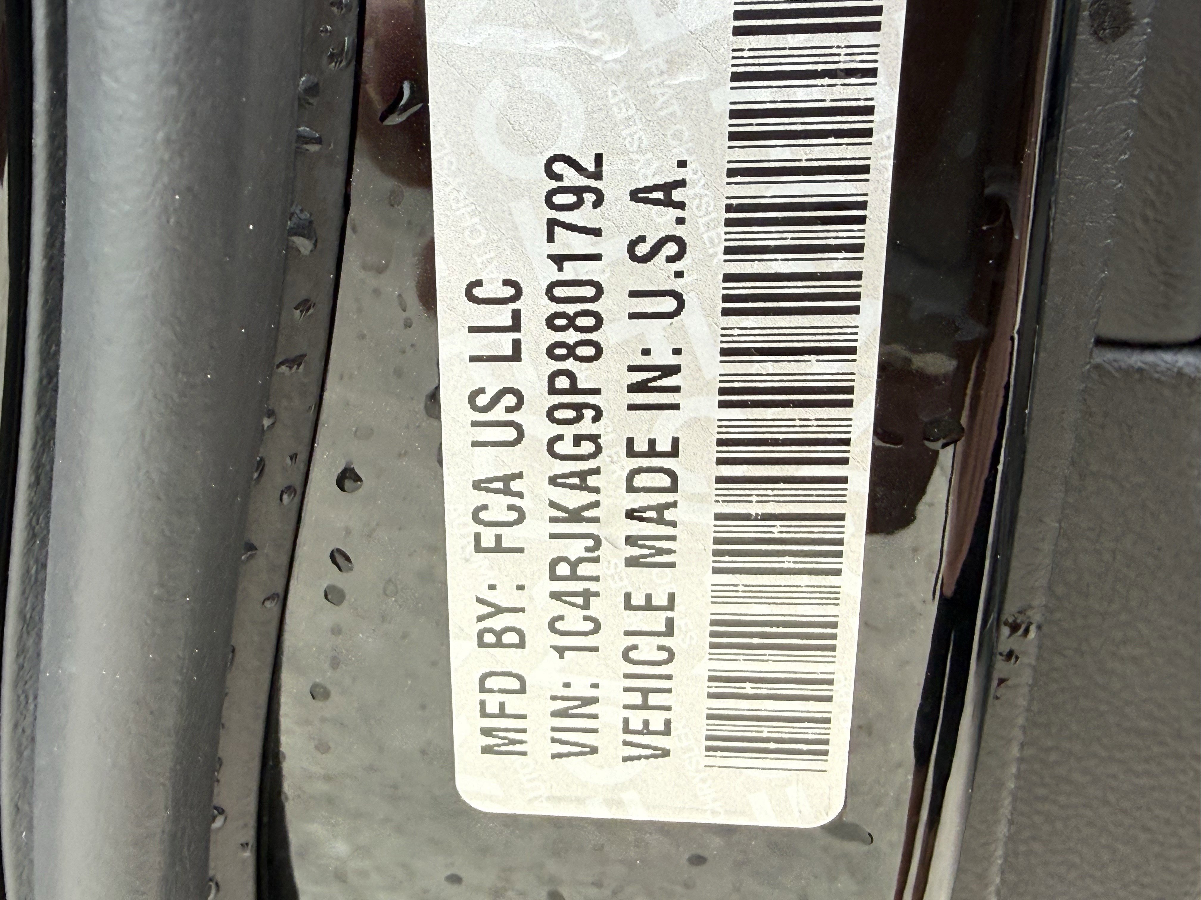 Used 2023 Jeep Grand Cherokee L Laredo image 35