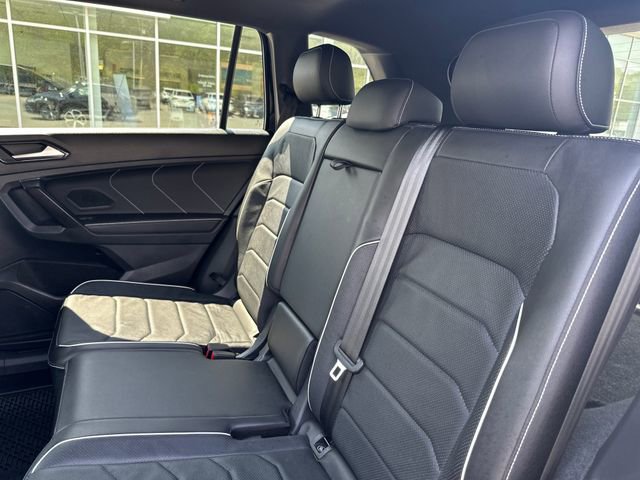 Used 2023 Volkswagen Tiguan SEL R-Line AWD/4WD image 35
