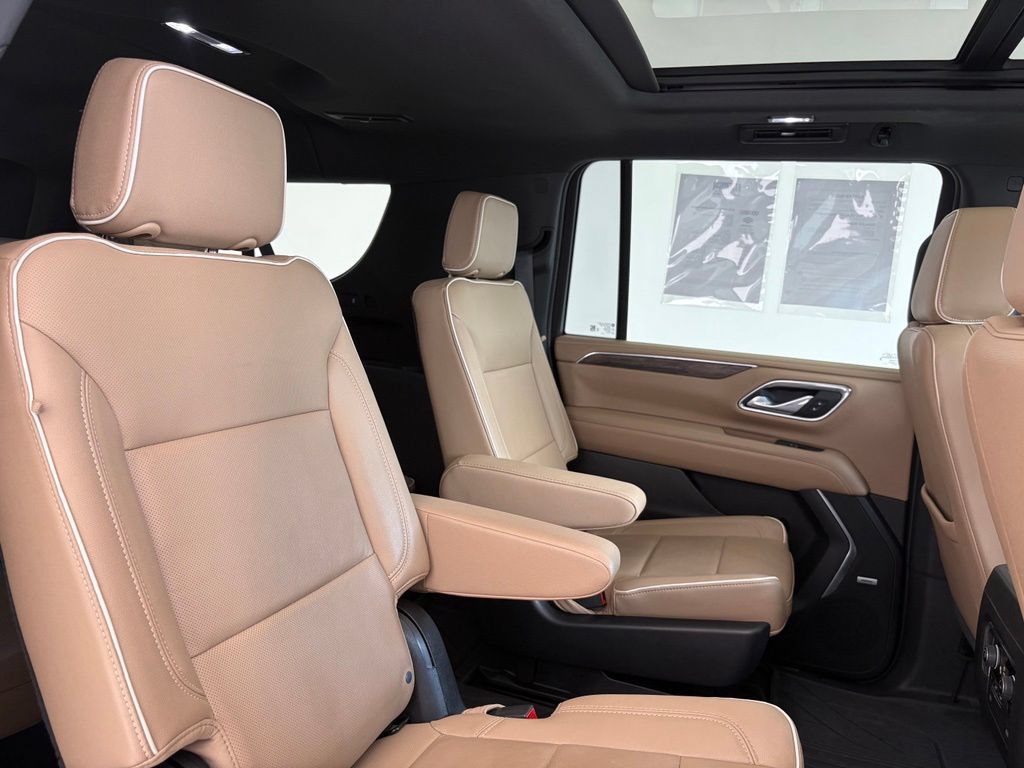Used 2023 Chevrolet Suburban Premier AWD/4WD image 44
