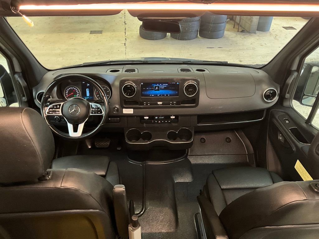 Used 2022 Mercedes-Benz Sprinter 2500 image 22