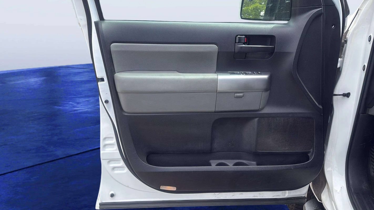 Used 2019 Toyota Sequoia SR5 AWD/4WD image 19