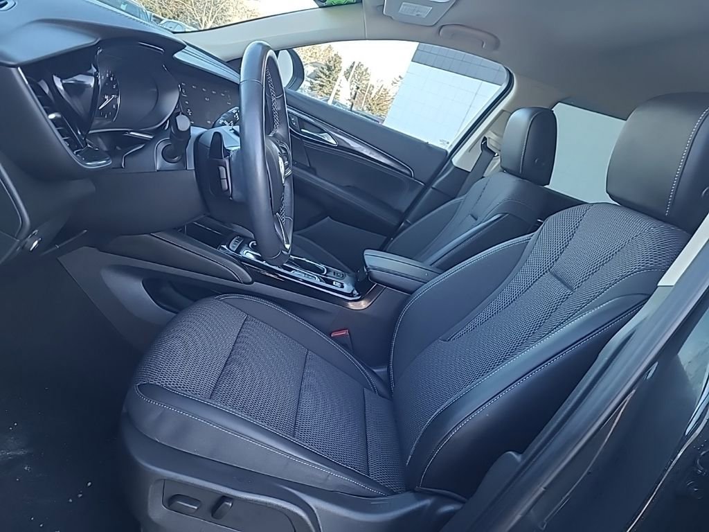 Used 2023 Buick Envision Preferred image 9