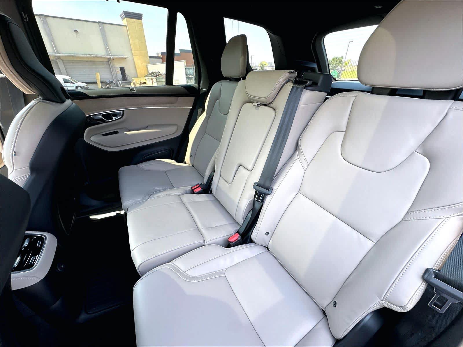 New 2026 Volvo XC90 T8 Ultra w/ Protection Package AWD/4WD image 12