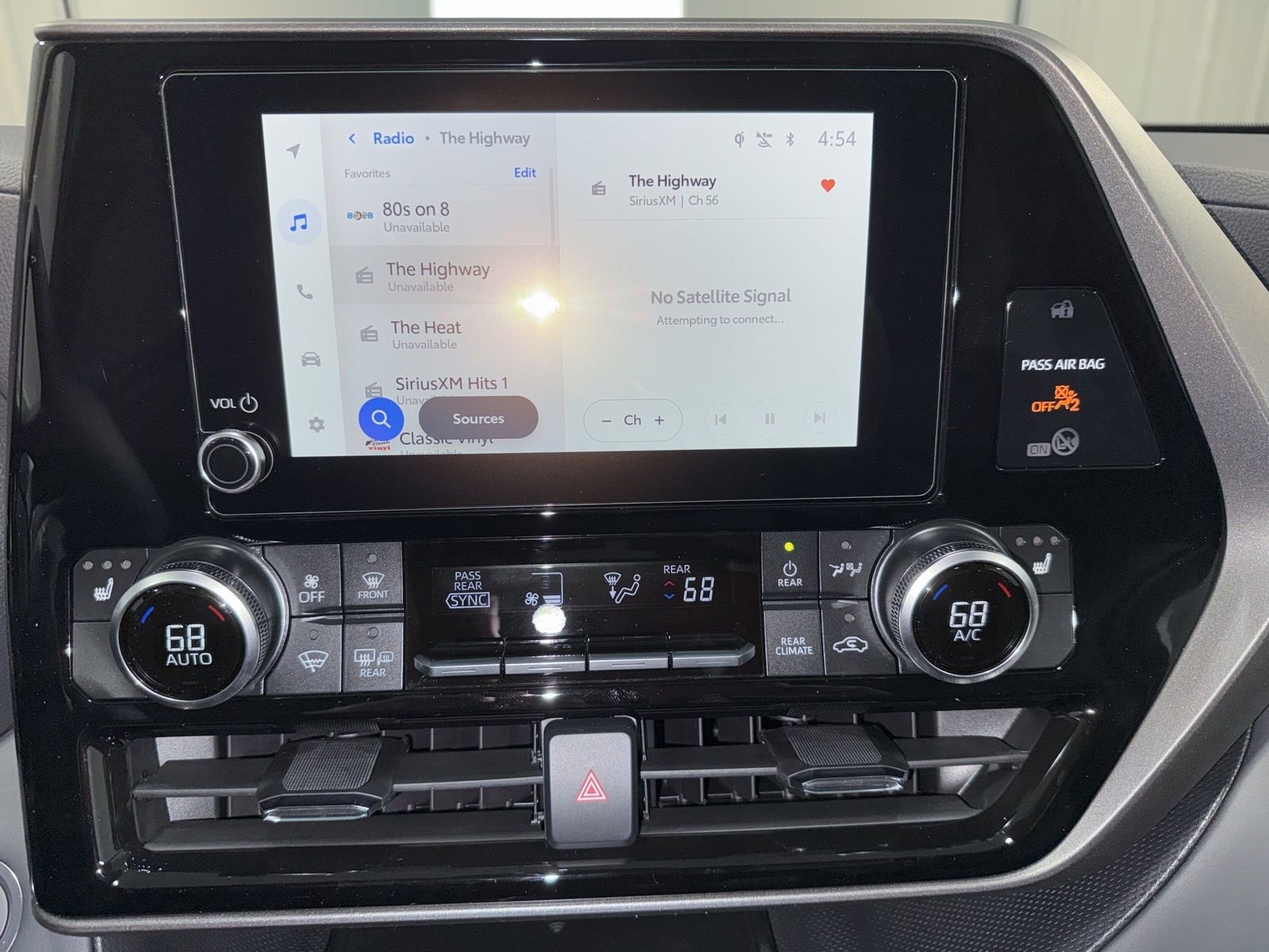 New 2026 Toyota Highlander XLE image 25