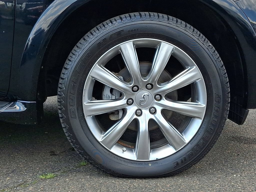 Used 2011 INFINITI QX56 4WD w/ Deluxe Touring Pkg image 8