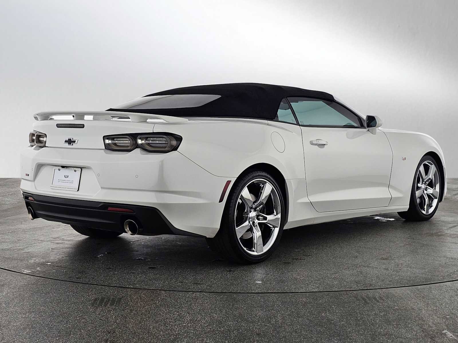 Used 2019 Chevrolet Camaro SS RWD image 3