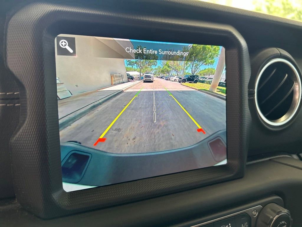 Used 2021 Jeep Gladiator Overland w/ Popular Equipment Package AWD/4WD image 10