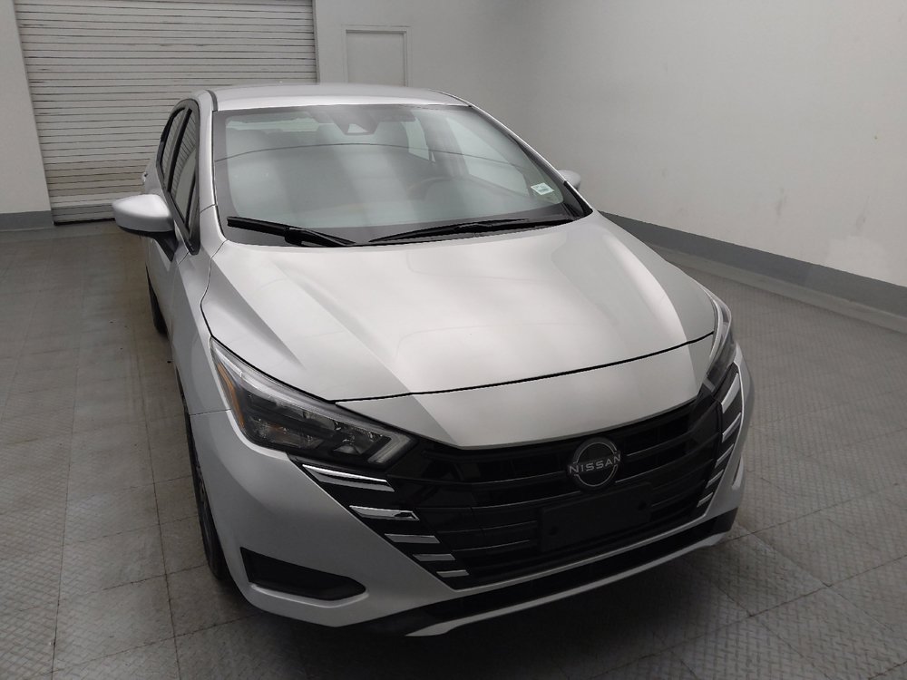 Used 2025 Nissan Versa SV FWD image 14