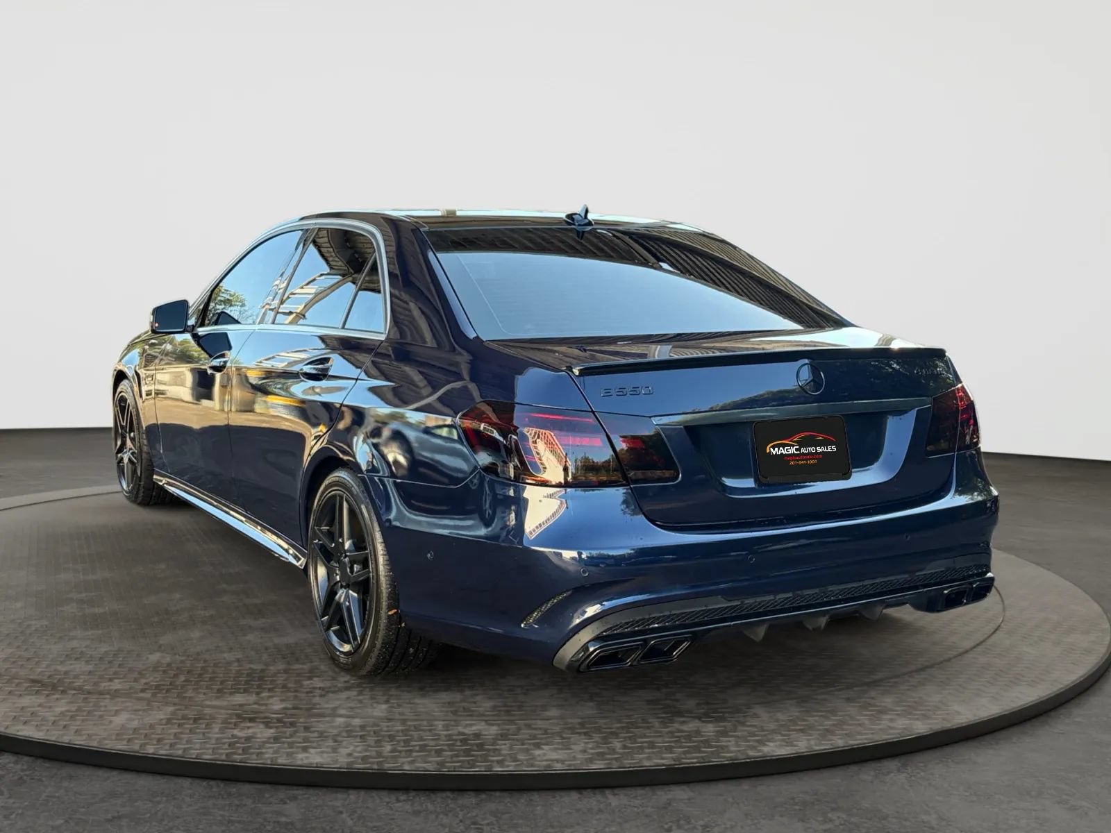 Used 2014 Mercedes-Benz E 550 4MATIC Sedan image 8