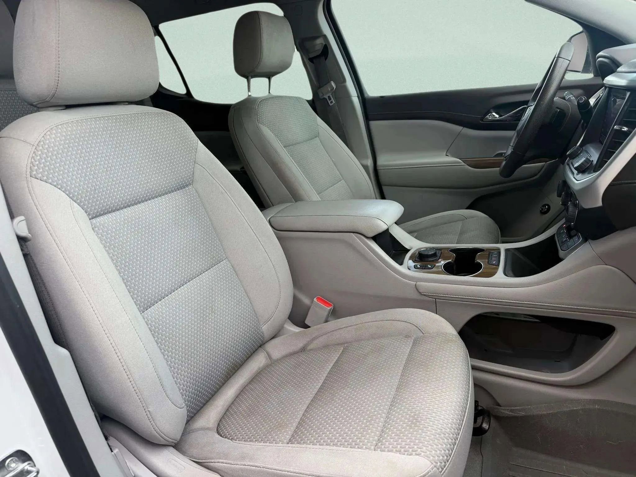 Used 2023 GMC Acadia SLE w/ Driver Convenience Package image 6