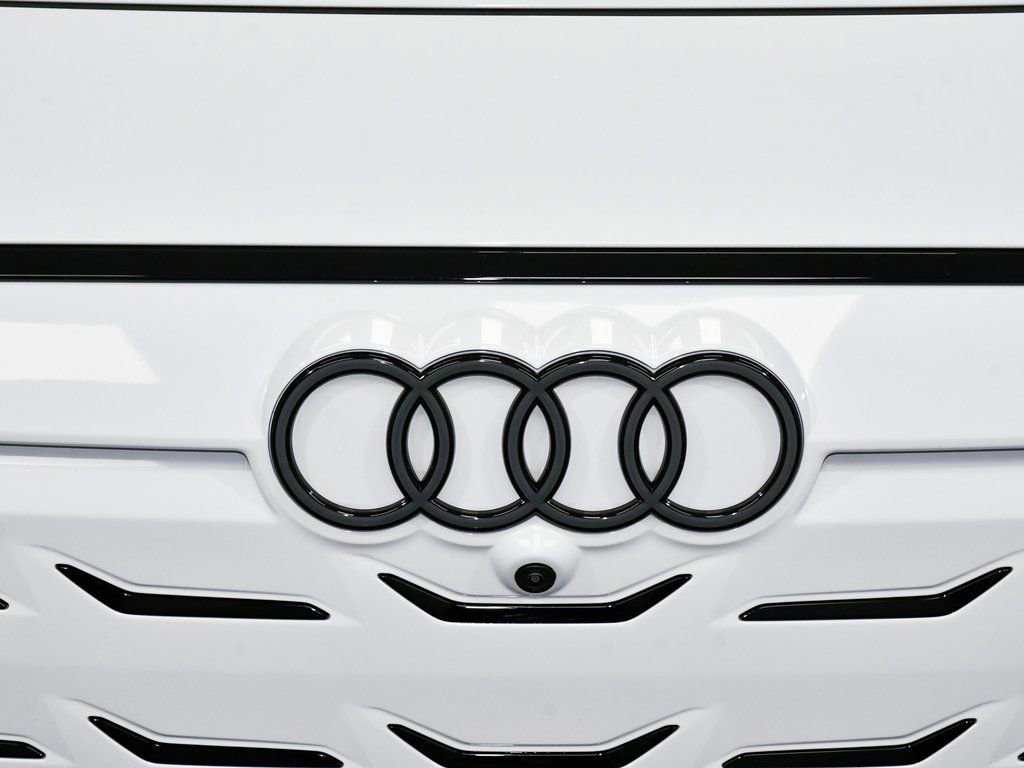 Used 2025 Audi S6 e-tron Prestige w/ 21" Black Optic Package image 83