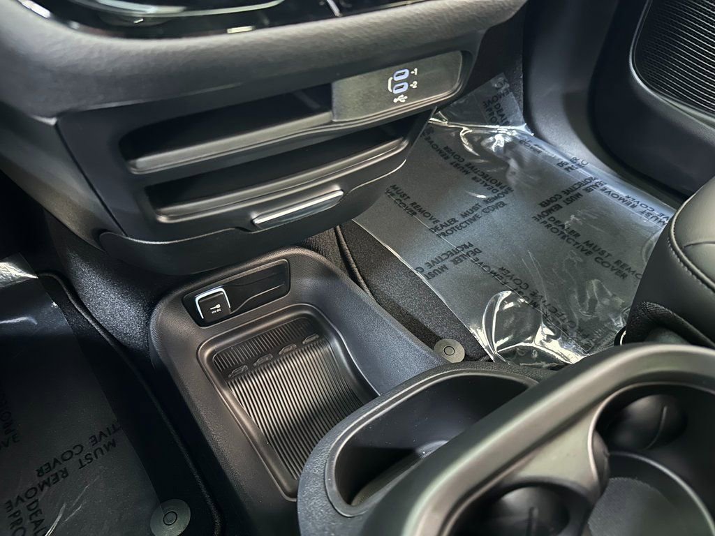 New 2026 Chrysler Pacifica Select w/ S Appearance Package image 30