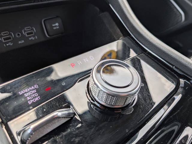 Used 2022 Jeep Grand Cherokee Limited AWD/4WD image 23