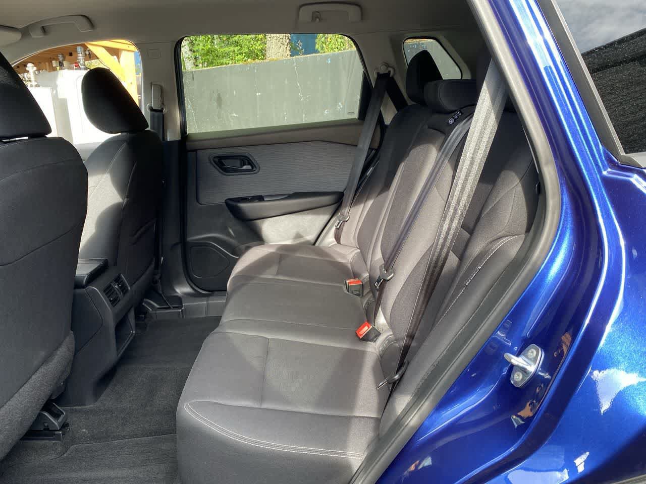 Used 2023 Nissan Rogue S AWD/4WD image 15