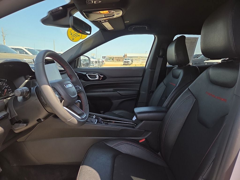 Used 2025 Jeep Compass Trailhawk AWD/4WD image 23