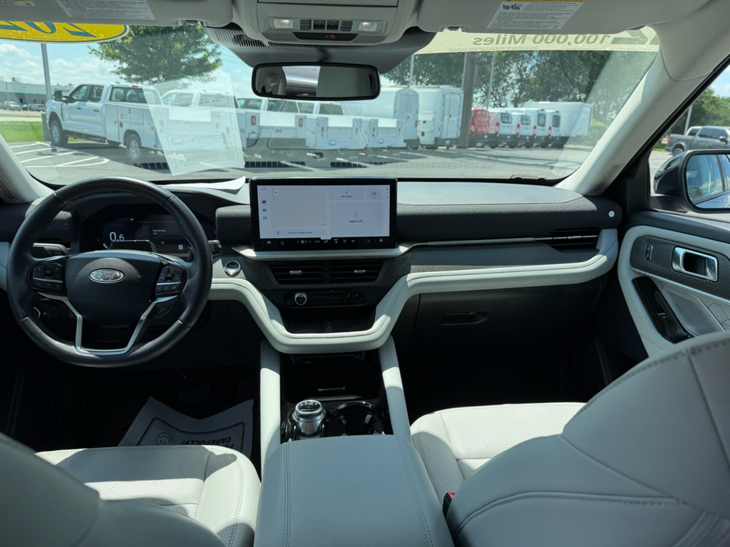Used 2025 Ford Explorer Platinum w/ Ultimate Package AWD/4WD image 9