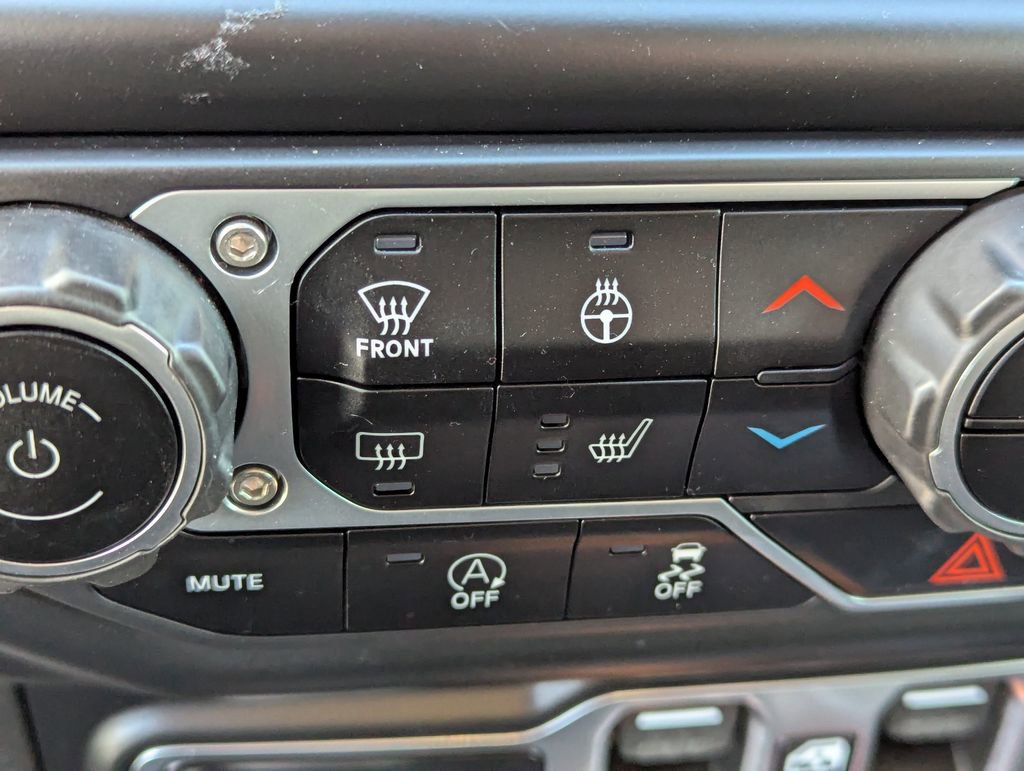 Used 2023 Jeep Gladiator Rubicon w/ Cold Weather Group AWD/4WD image 22