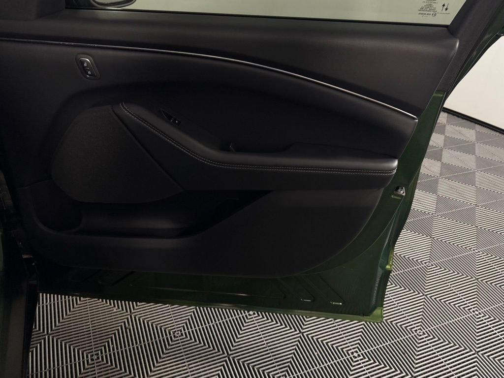 Used 2025 Ford Mustang Mach-E Select w/ Comfort Package Lite RWD image 31