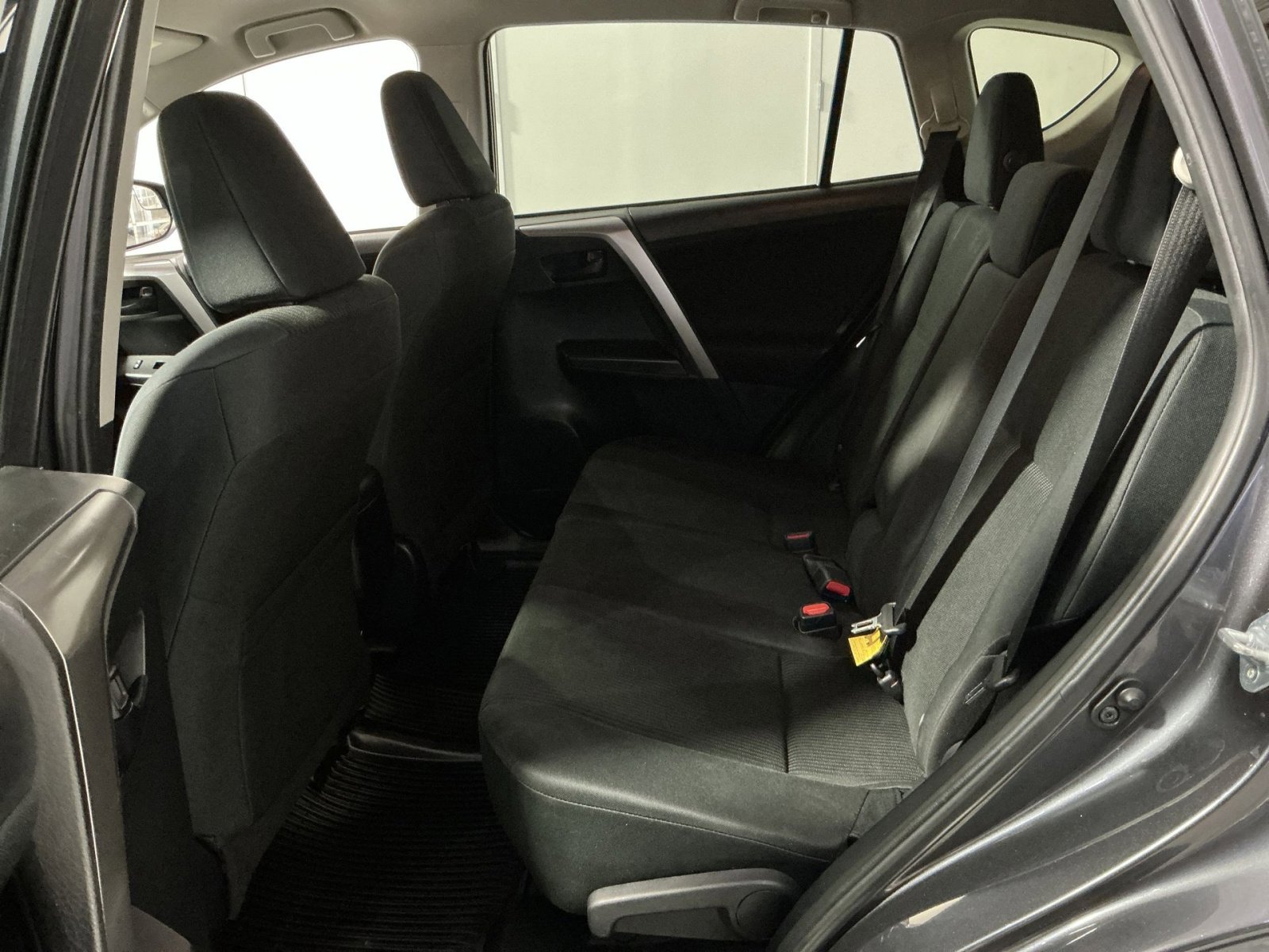 Used 2018 Toyota RAV4 LE image 30