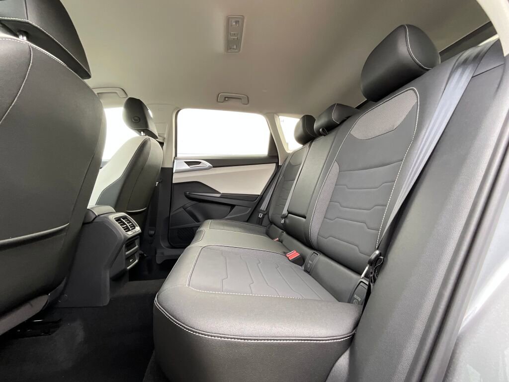 New 2025 Volkswagen Taos SE image 12