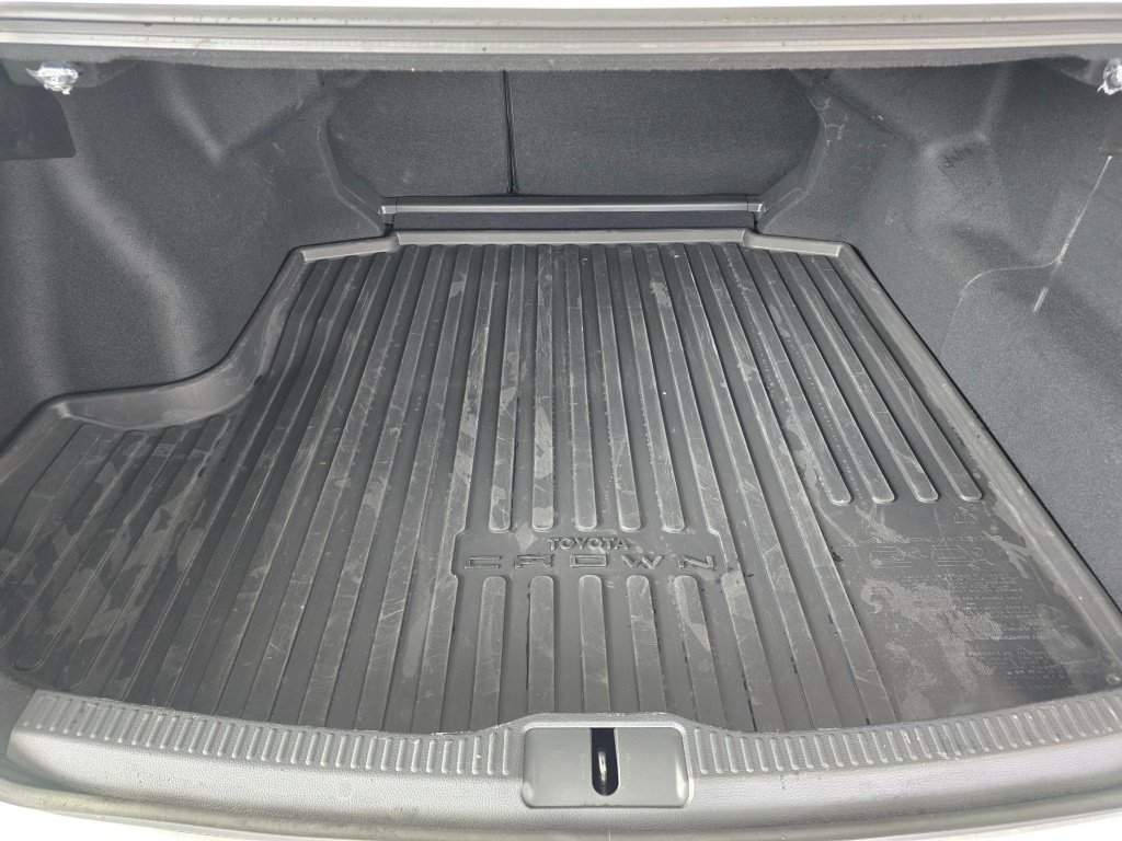 Used 2025 Toyota Crown AWD/4WD image 14