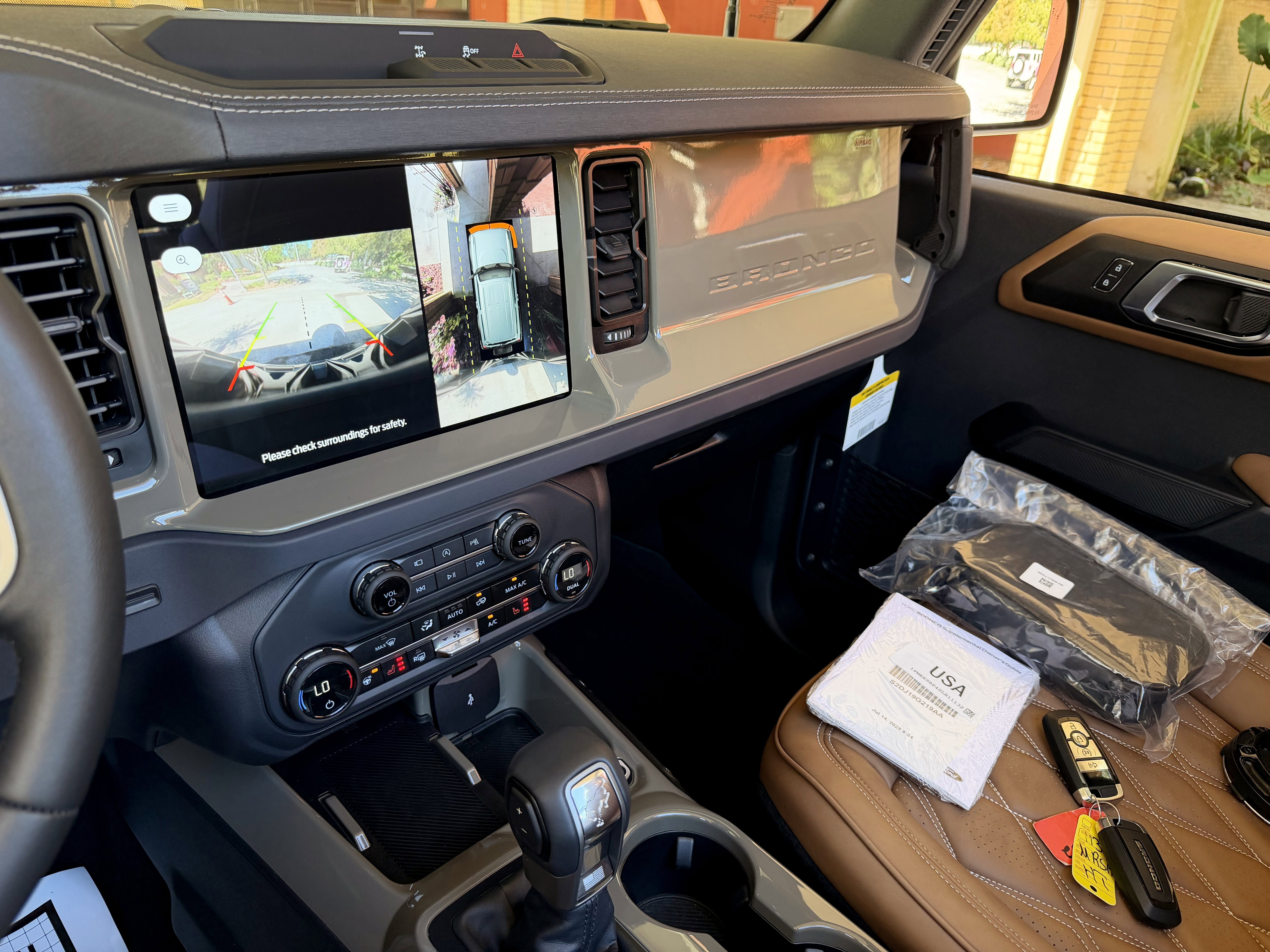 Used 2025 Ford Bronco Outer Banks AWD/4WD image 20