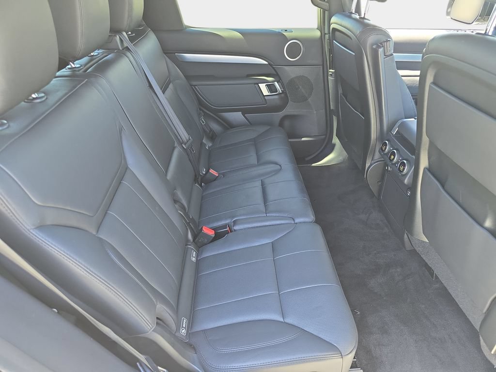 Used 2020 Land Rover Discovery Landmark AWD/4WD image 13