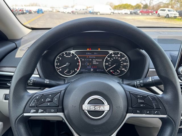 Used 2025 Nissan Altima 2.5 SV FWD image 21