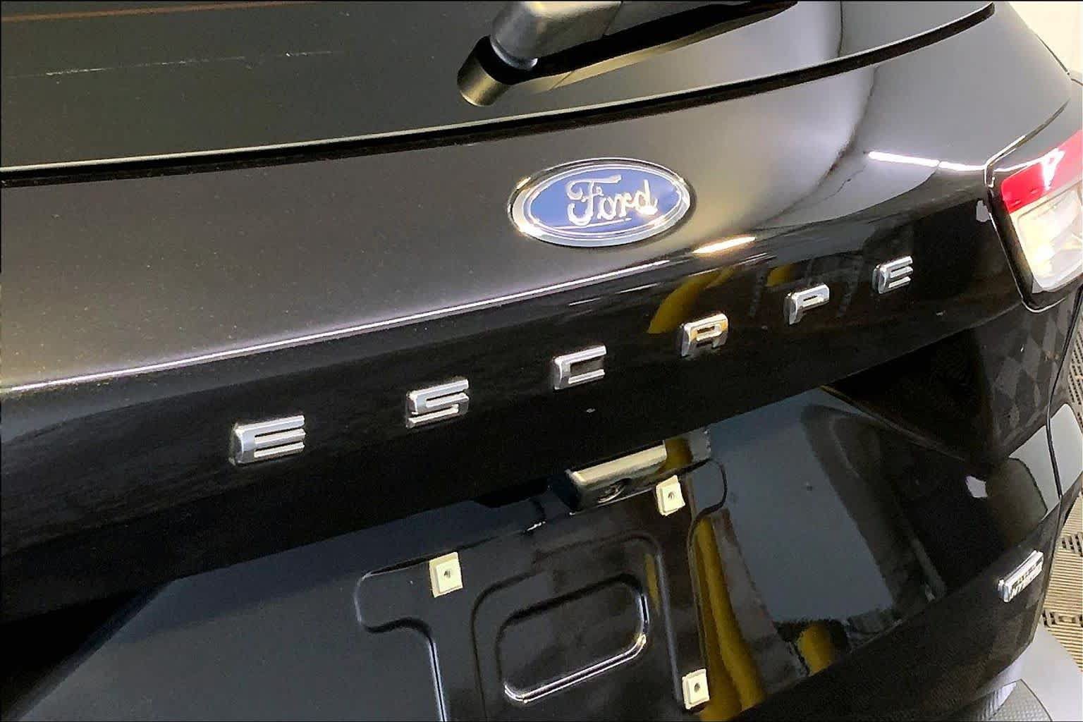 Used 2022 Ford Escape SEL w/ Technology Package FWD image 10