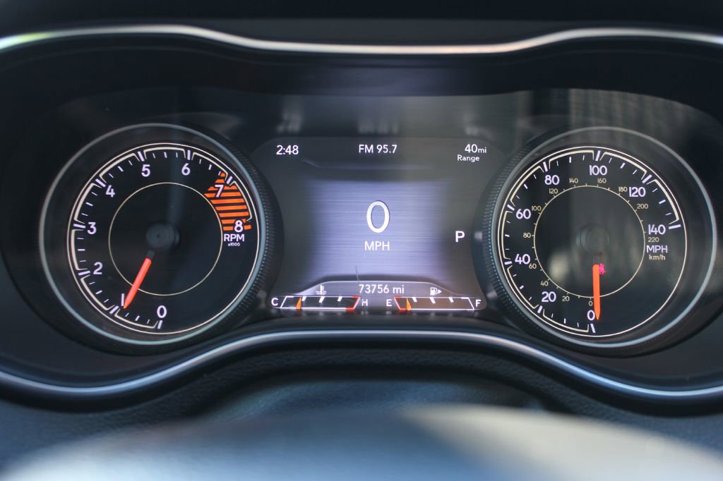 Used 2019 Jeep Cherokee Limited image 12