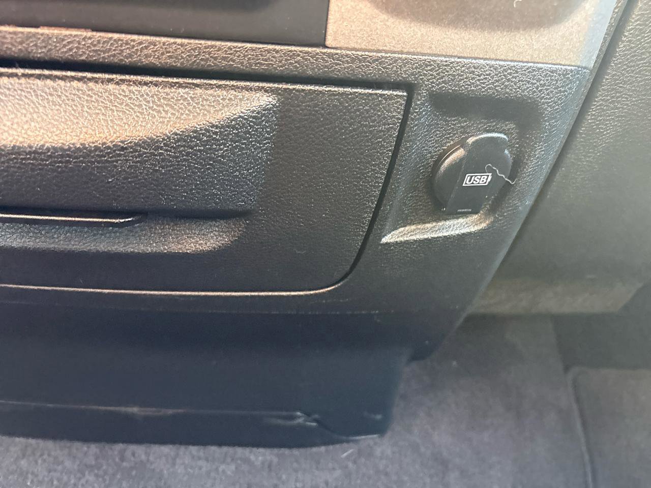 Used 2018 RAM 1500 Express AWD/4WD image 30