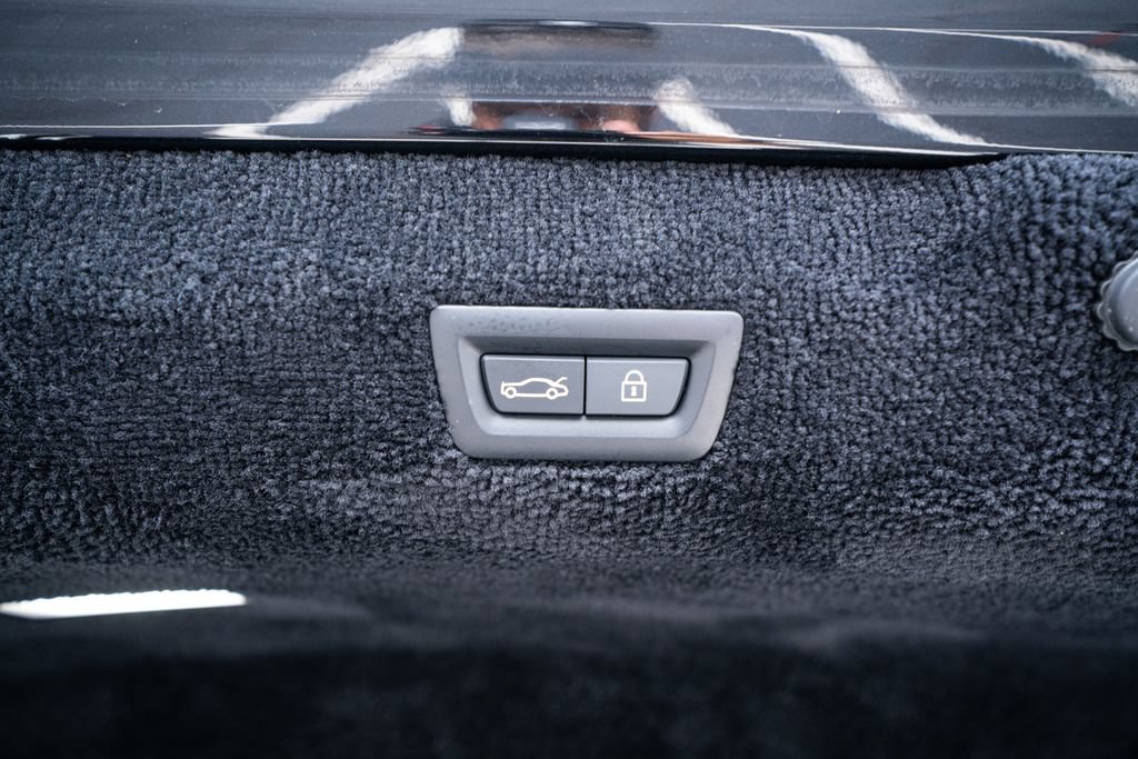 Used 2023 Rolls-Royce Phantom Sedan w/ The Phantom Package RWD image 64