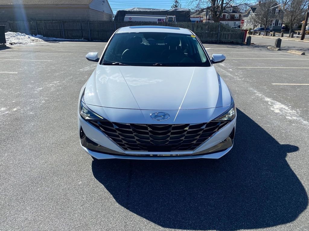 Used 2023 Hyundai Elantra Limited image 3