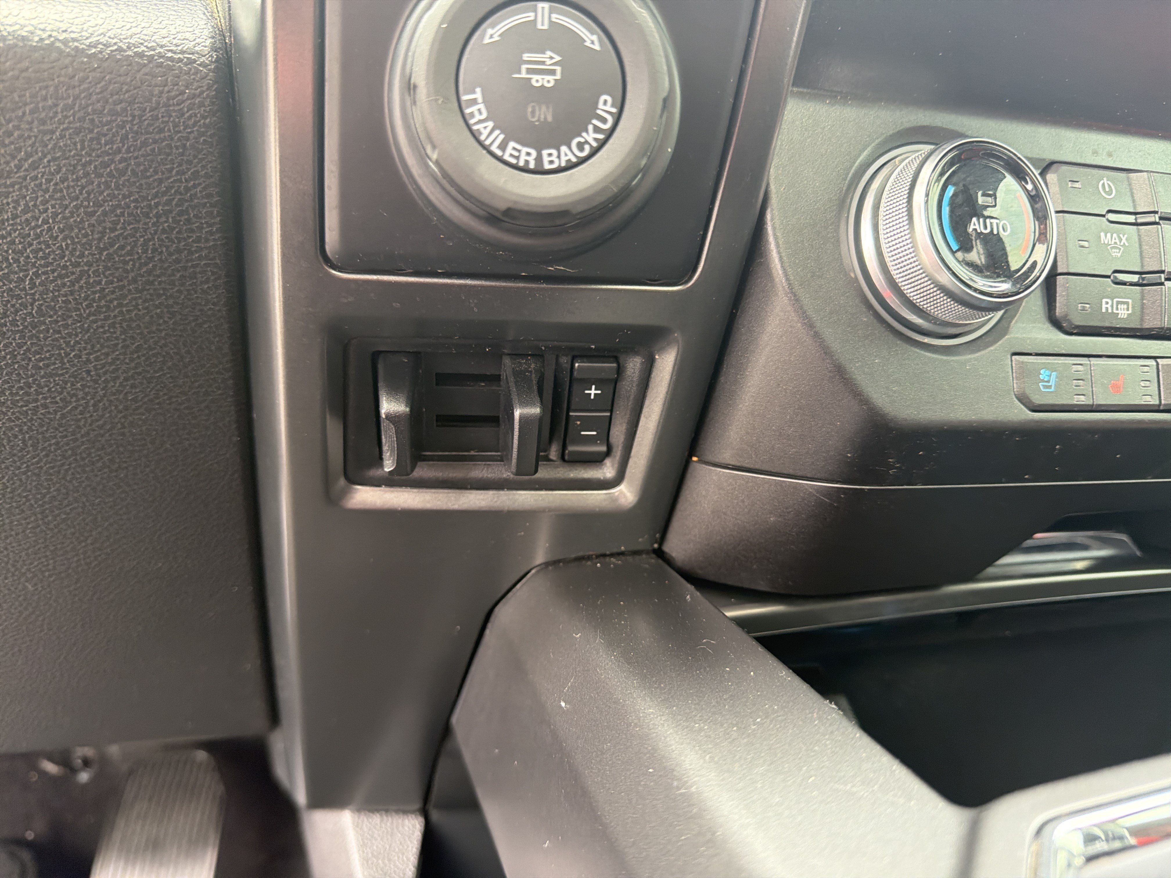 Certified 2019 Ford F150 Lariat w/ Equipment Group 502A Luxury AWD/4WD image 56