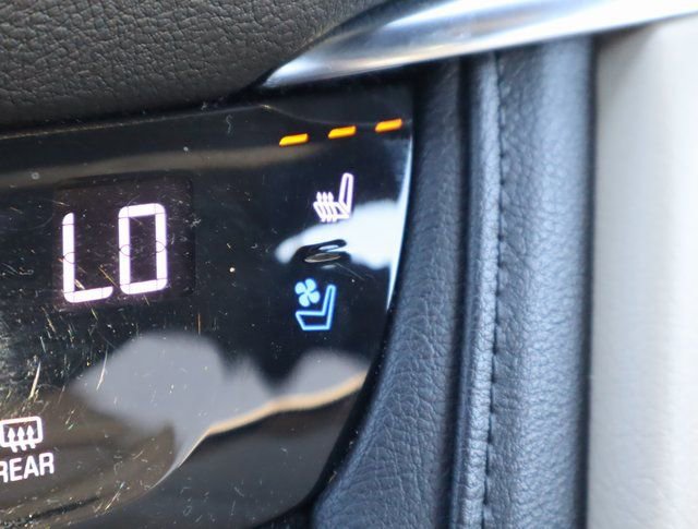 Used 2017 Cadillac XT5 Premium Luxury image 33