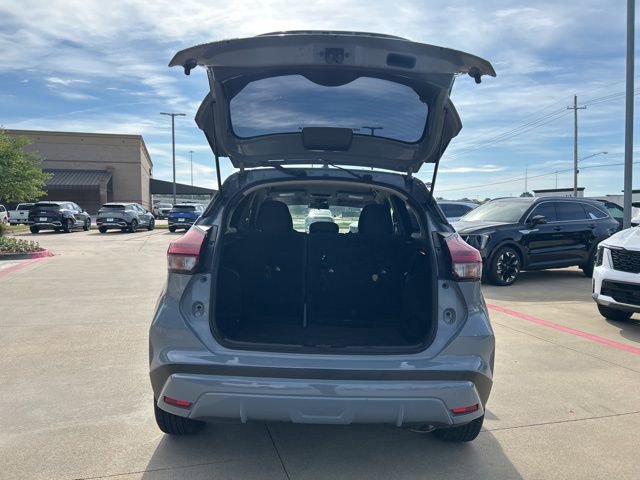 Used 2021 Nissan Kicks SV FWD image 9