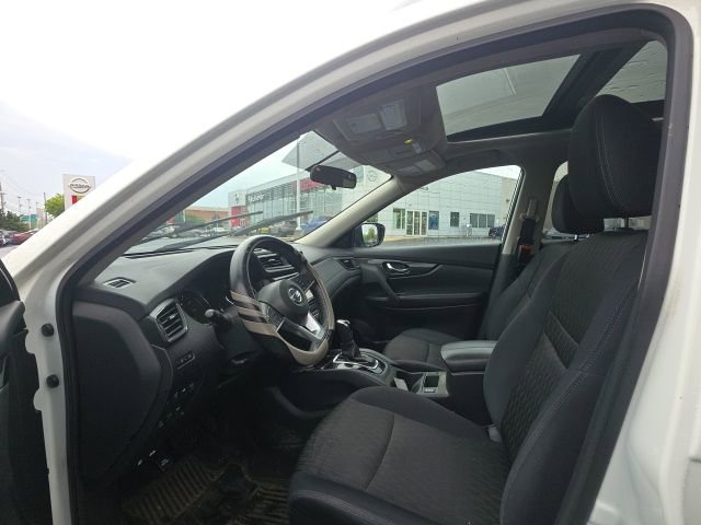 Used 2017 Nissan Rogue SV image 21