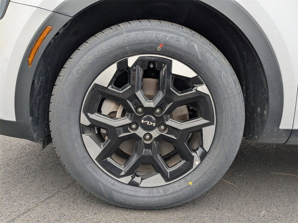 Used 2024 Kia Sorento S image 14