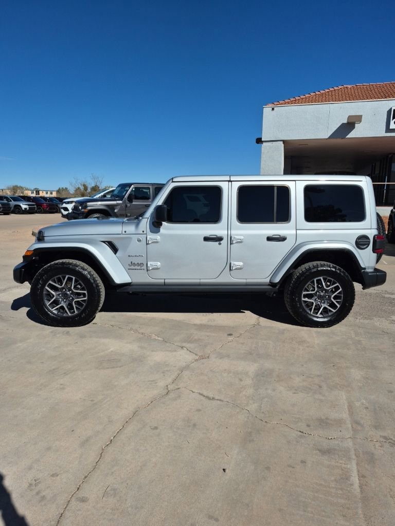Used 2024 Jeep Wrangler Sahara w/ Technology Group image 8