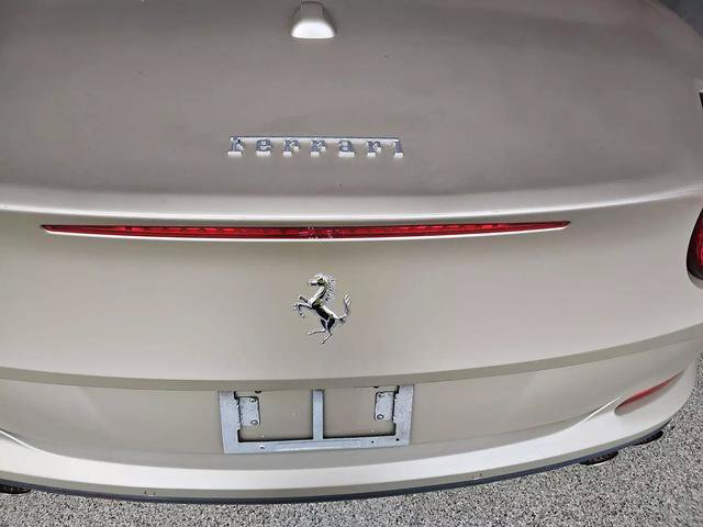 Used 2018 Ferrari California T RWD image 24