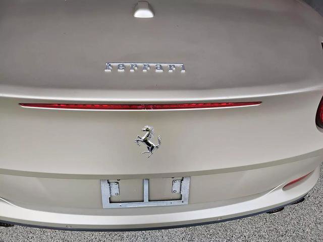 Used 2018 Ferrari California T image 24