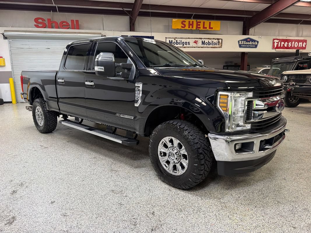 Used 2019 Ford F250 XLT w/ XLT Premium Package AWD/4WD image 11
