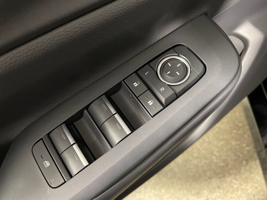 New 2027 Toyota Prius Plug-In Hybrid FWD image 16