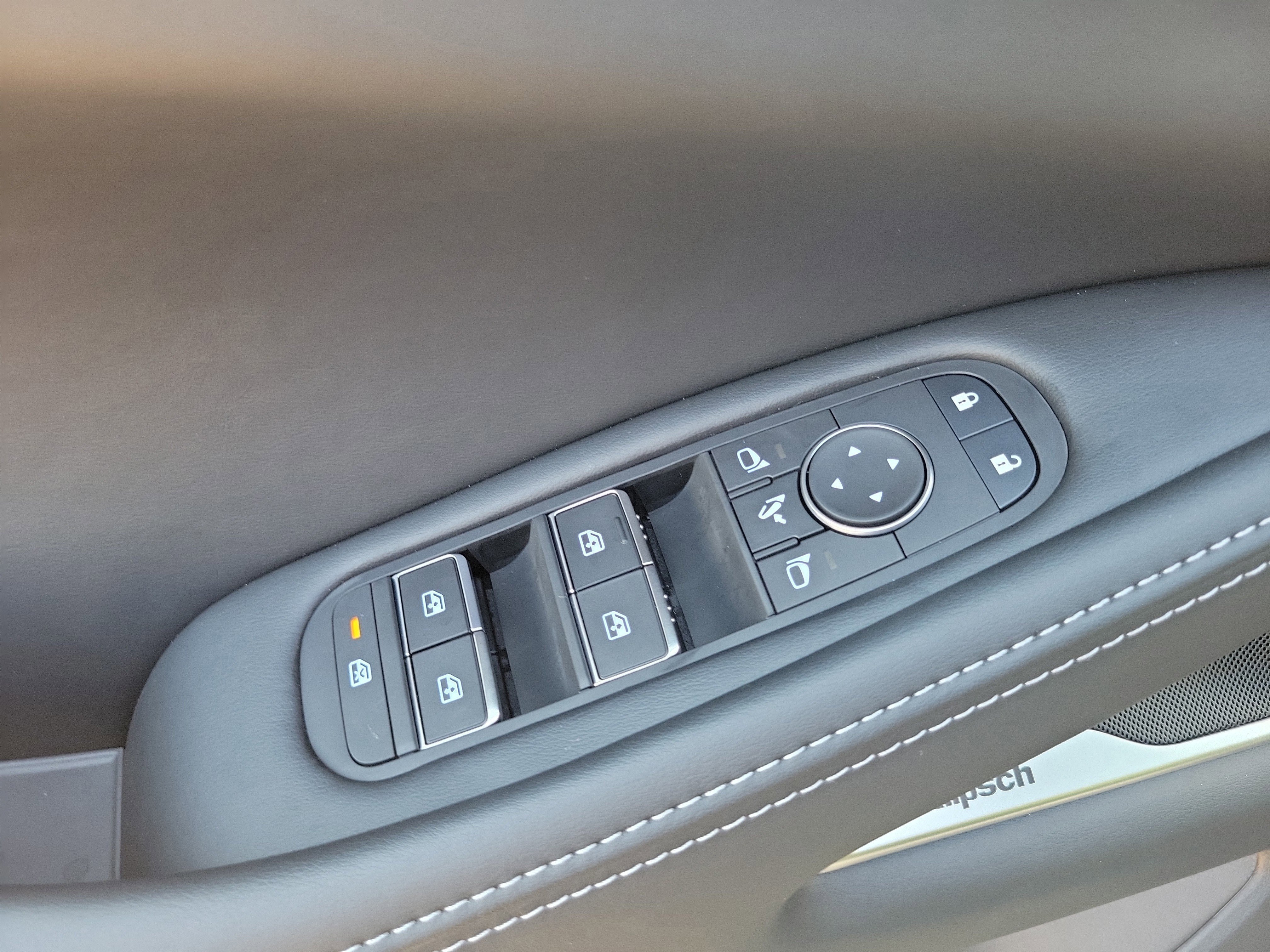 New 2026 INFINITI QX60 Luxe w/ Cargo Package image 18