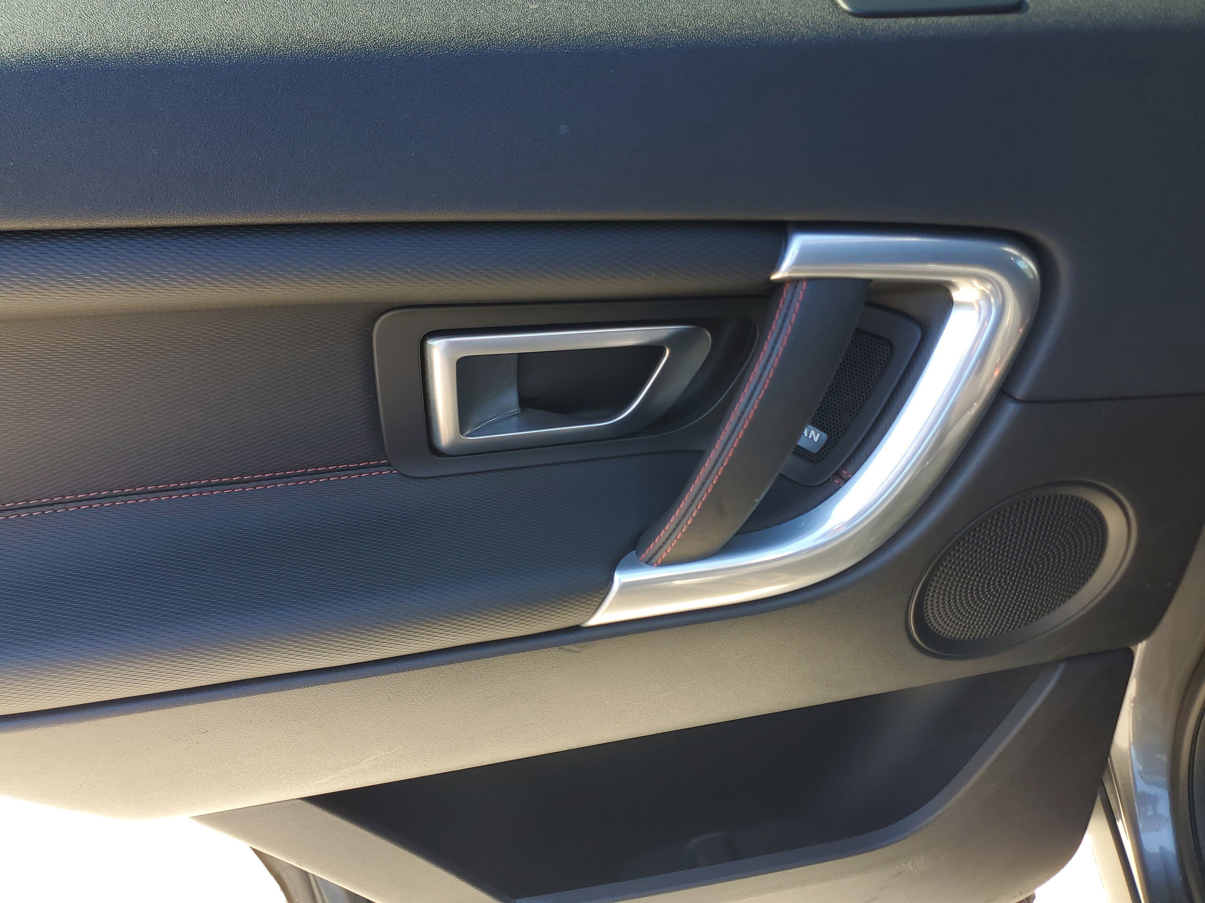 Used 2019 Land Rover Discovery Sport HSE image 13