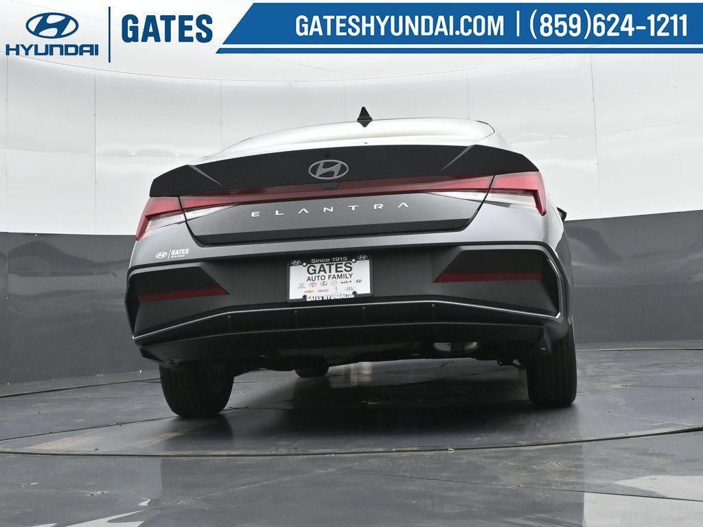 New 2026 Hyundai Elantra SE FWD image 33