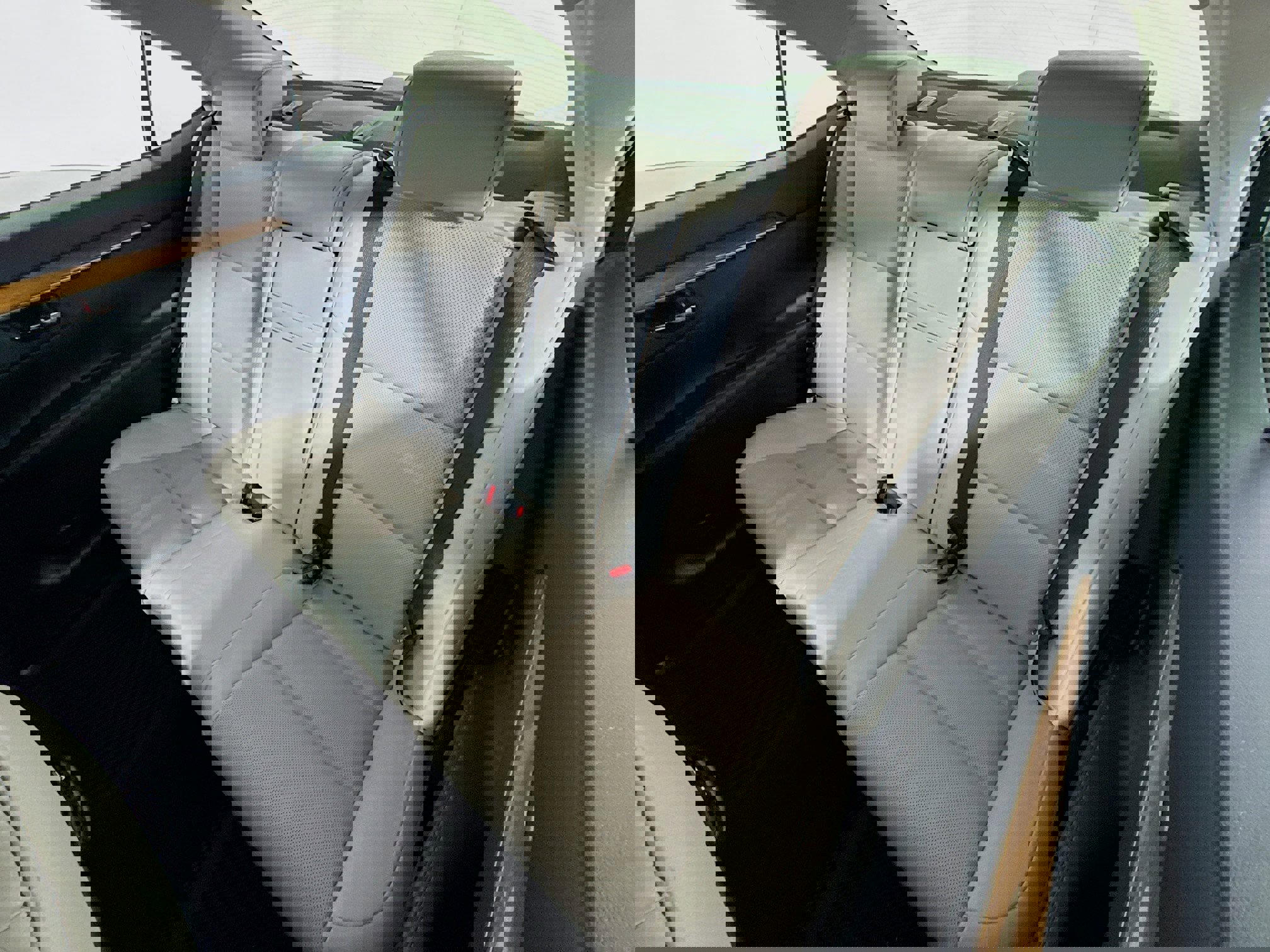 Used 2014 Lexus ES 300h w/ Premium Package w/Bamboo Trim FWD image 22