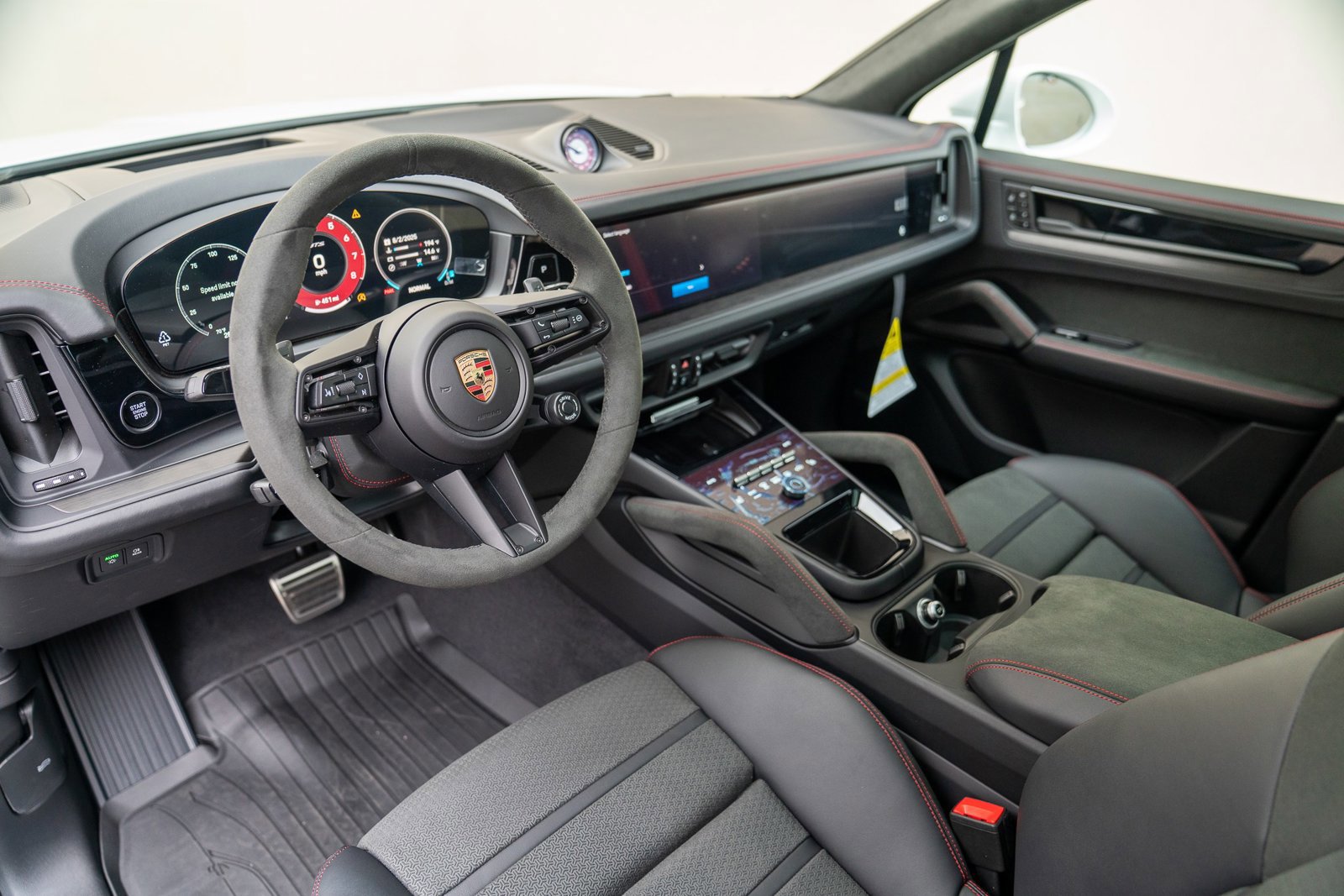 New 2025 Porsche Cayenne GTS AWD/4WD image 4